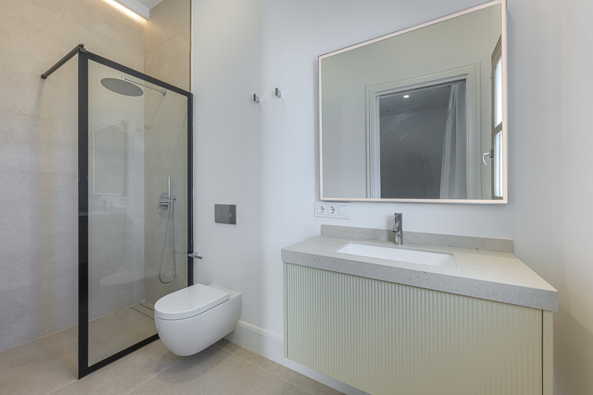 4 Bed Townhouse for sale in Estepona Costa Del Sol, Málaga, Spain