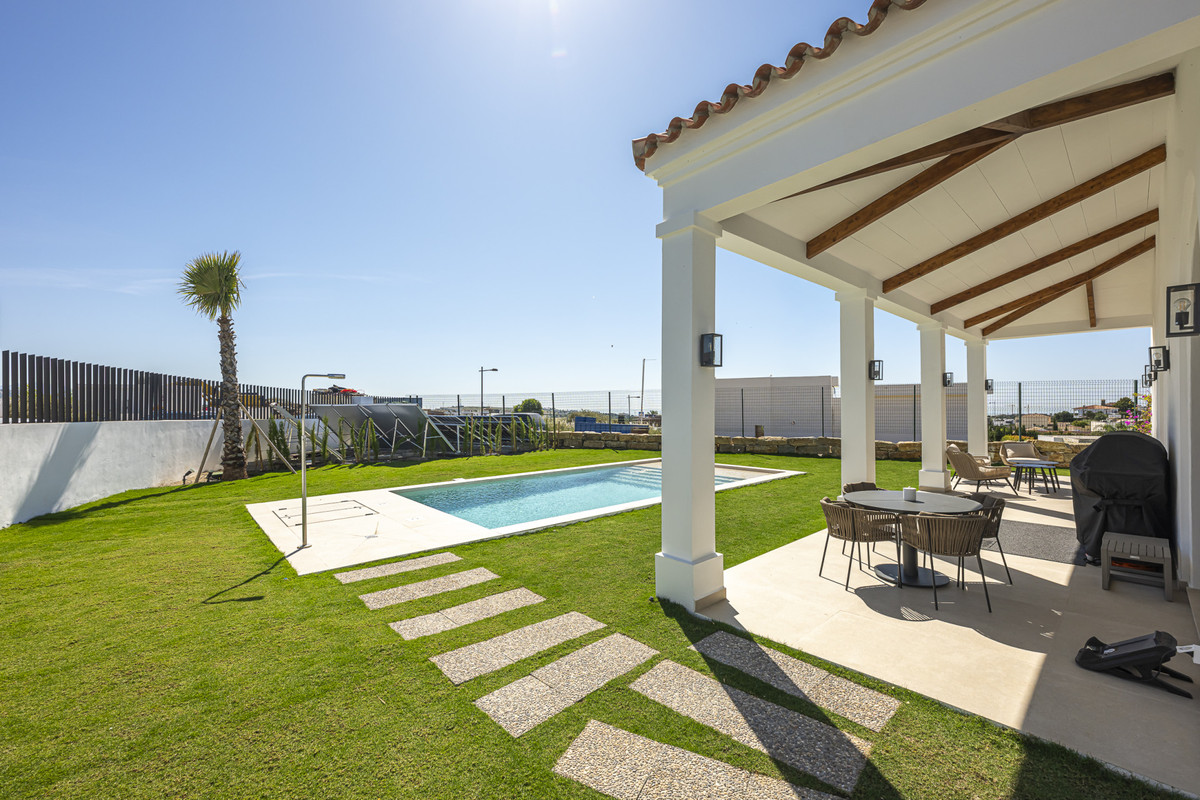 4 Bed Townhouse for sale in Estepona Costa Del Sol, Málaga, Spain