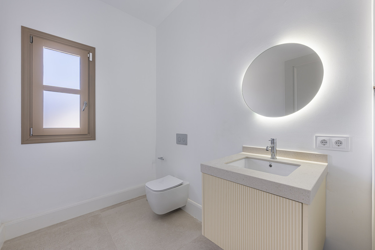 4 Bed Townhouse for sale in Estepona Costa Del Sol, Málaga, Spain
