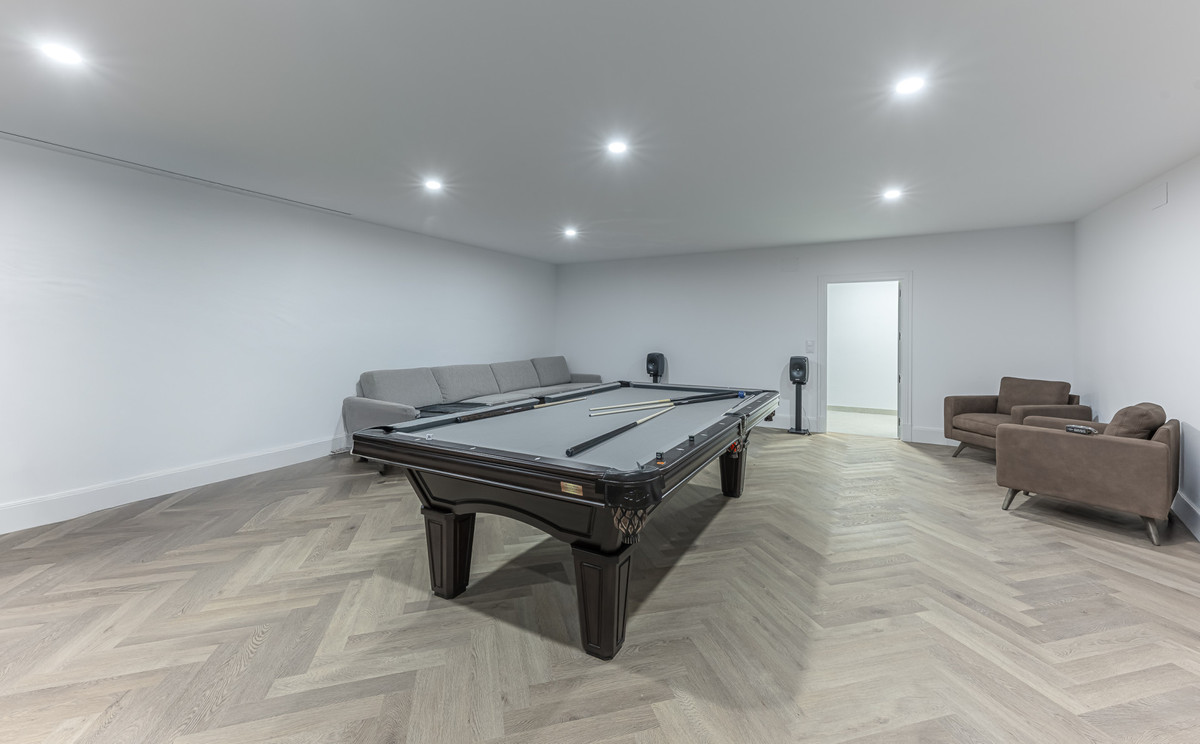 4 Bed Townhouse for sale in Estepona Costa Del Sol, Málaga, Spain