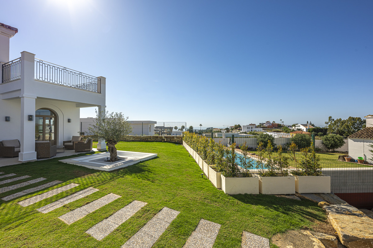 4 Bed Townhouse for sale in Estepona Costa Del Sol, Málaga, Spain