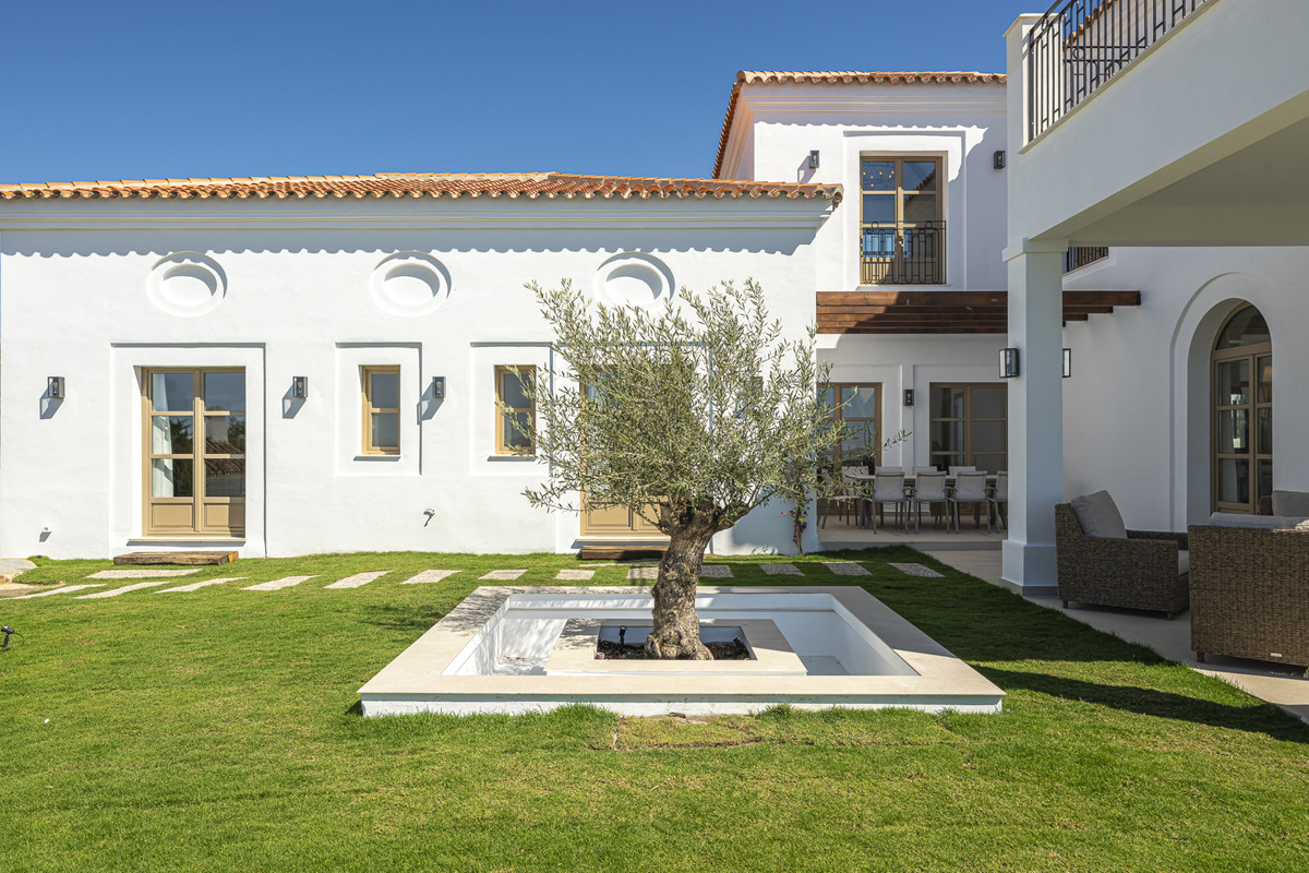 4 Bed Townhouse for sale in Estepona Costa Del Sol, Málaga, Spain