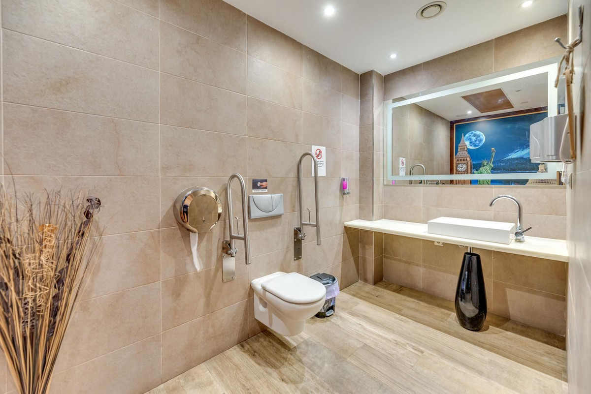Se vende Hostal  en Costa Del Sol, Málaga, España