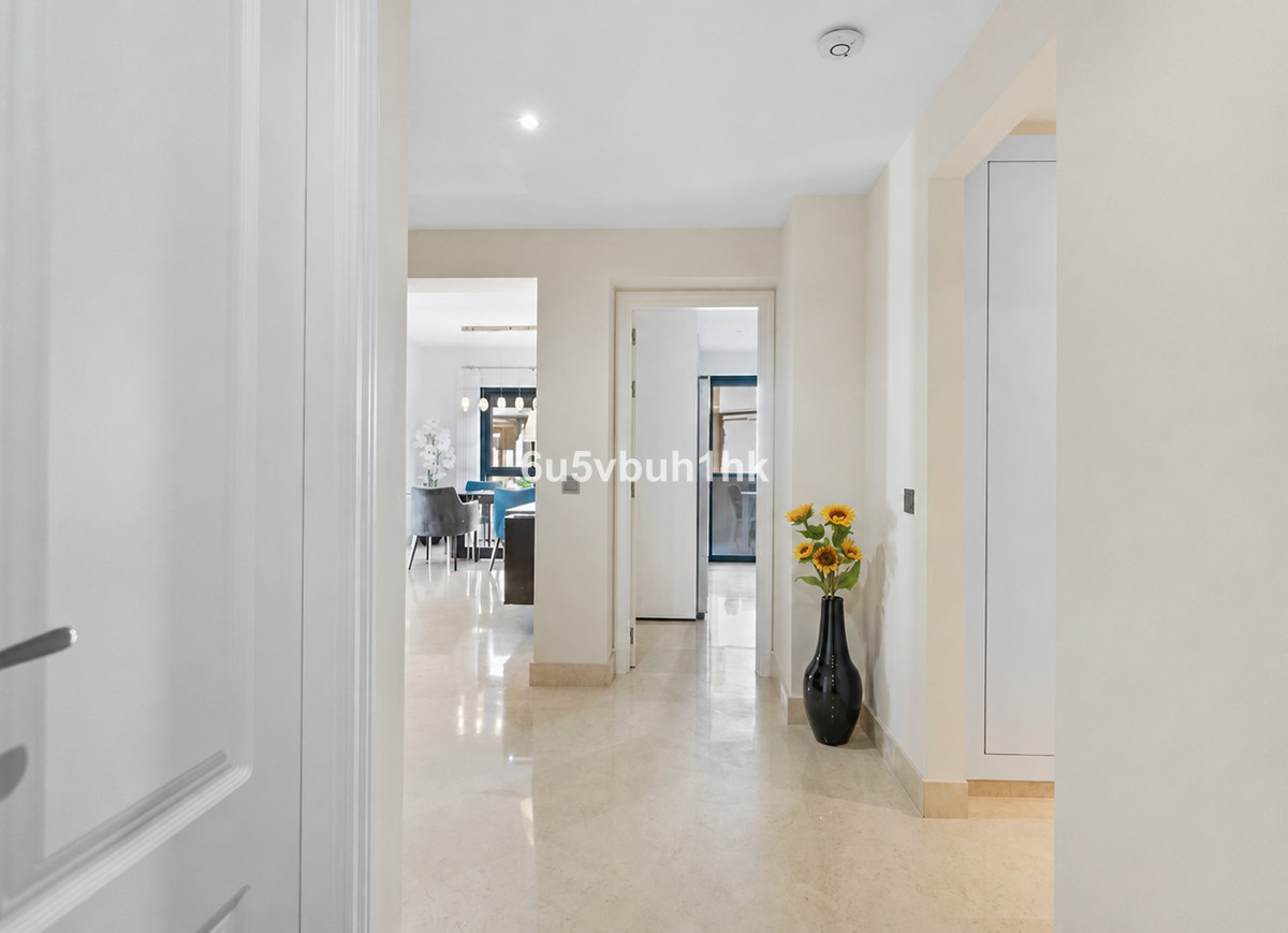 2 Bed Apartment for sale in Benahavís Costa Del Sol, Málaga, Spain