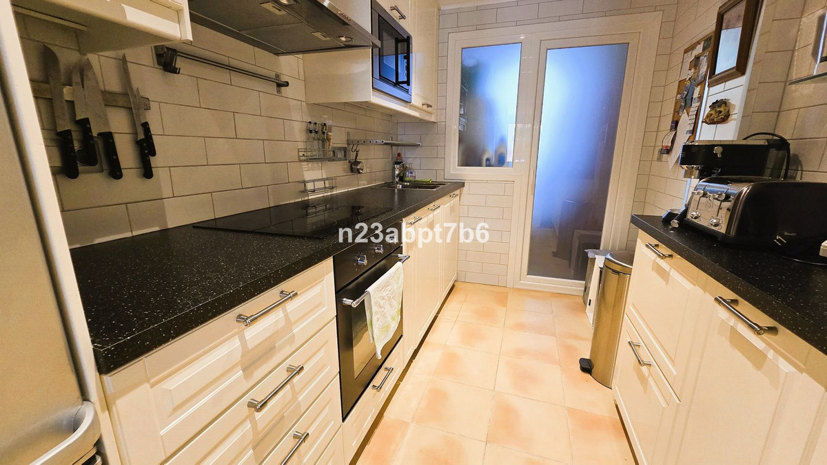 Se vende Apartamento Planta Media de 3 dormitorios en Costa Del Sol, Málaga, España