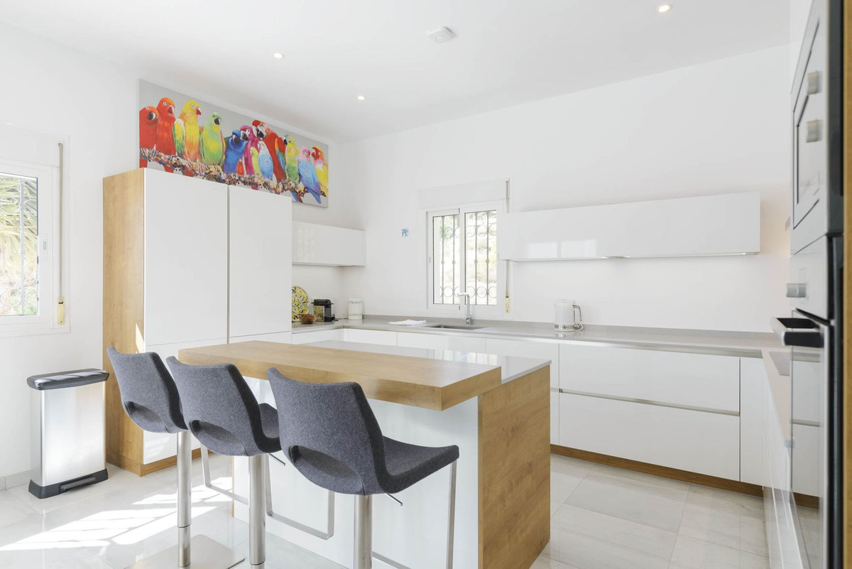 4 Bed Townhouse for sale in Valtocado Costa Del Sol, Málaga, Spain