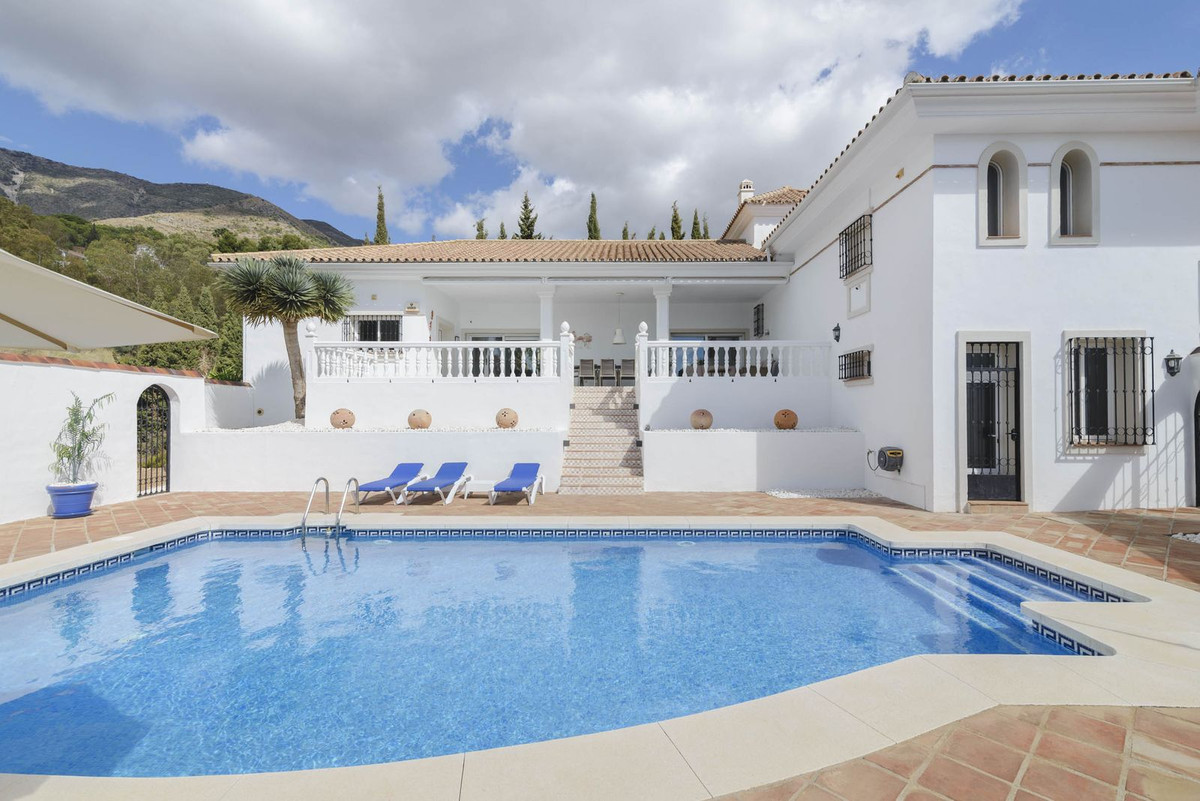 4 Bed Townhouse for sale in Valtocado Costa Del Sol, Málaga, Spain