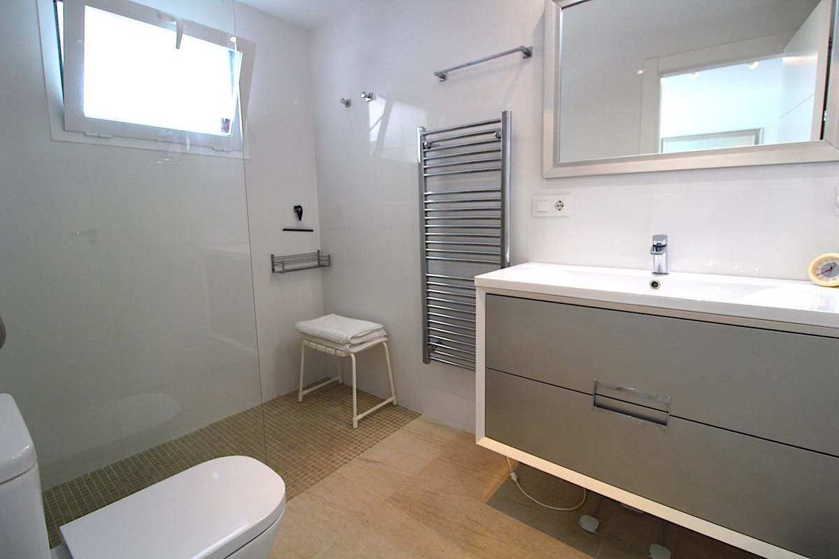 4 Bed Townhouse for sale in Aloha Costa Del Sol, Málaga, Spain