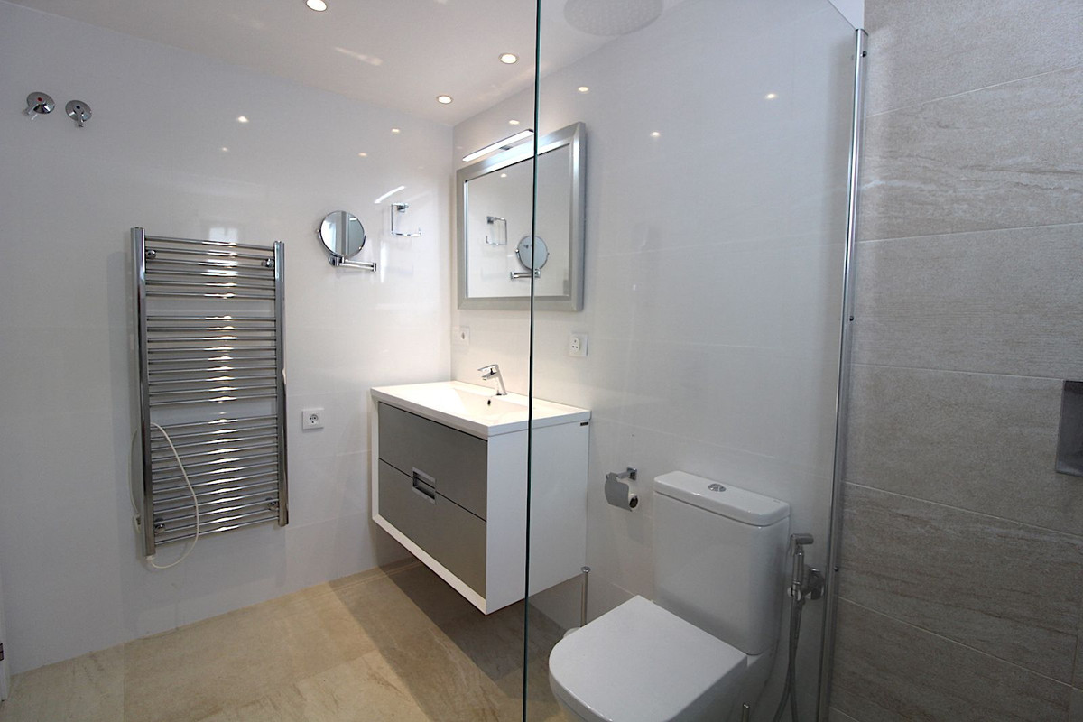 4 Bed Townhouse for sale in Aloha Costa Del Sol, Málaga, Spain