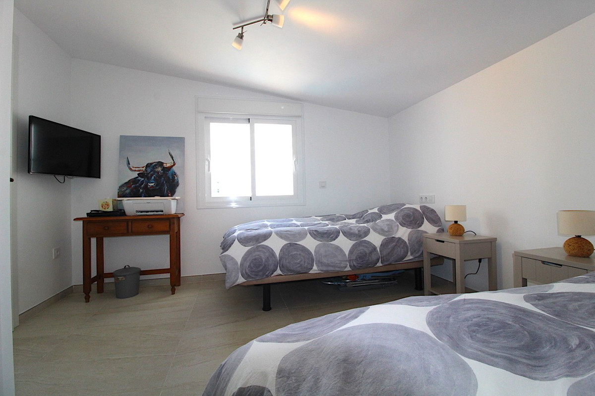 4 Bed Townhouse for sale in Aloha Costa Del Sol, Málaga, Spain