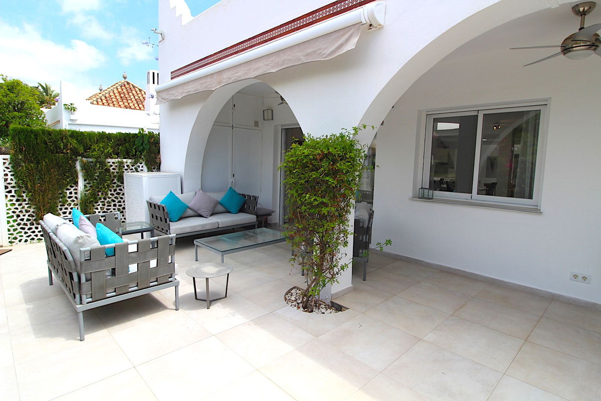 4 Bed Townhouse for sale in Aloha Costa Del Sol, Málaga, Spain