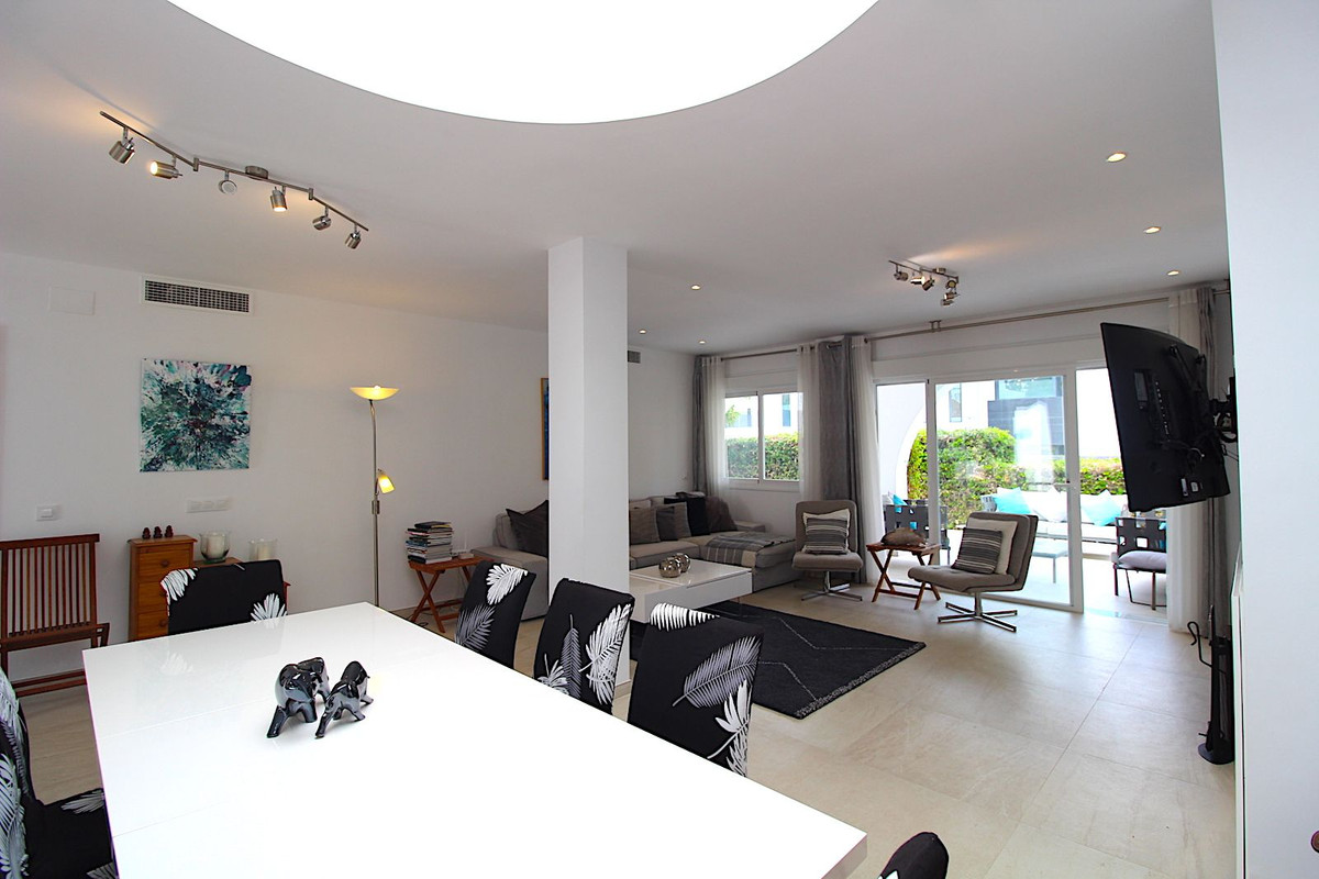 4 Bed Townhouse for sale in Aloha Costa Del Sol, Málaga, Spain