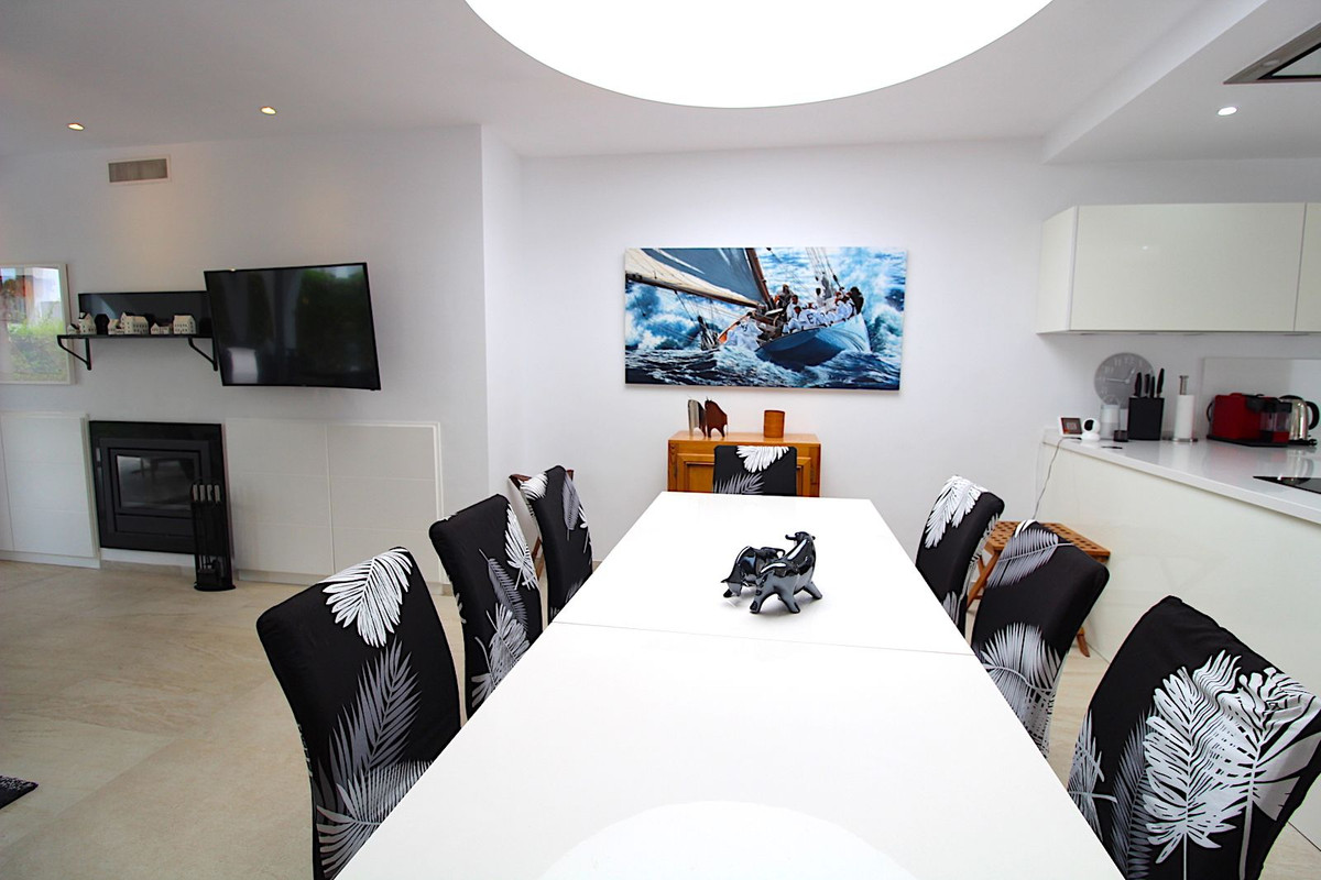 4 Bed Townhouse for sale in Aloha Costa Del Sol, Málaga, Spain
