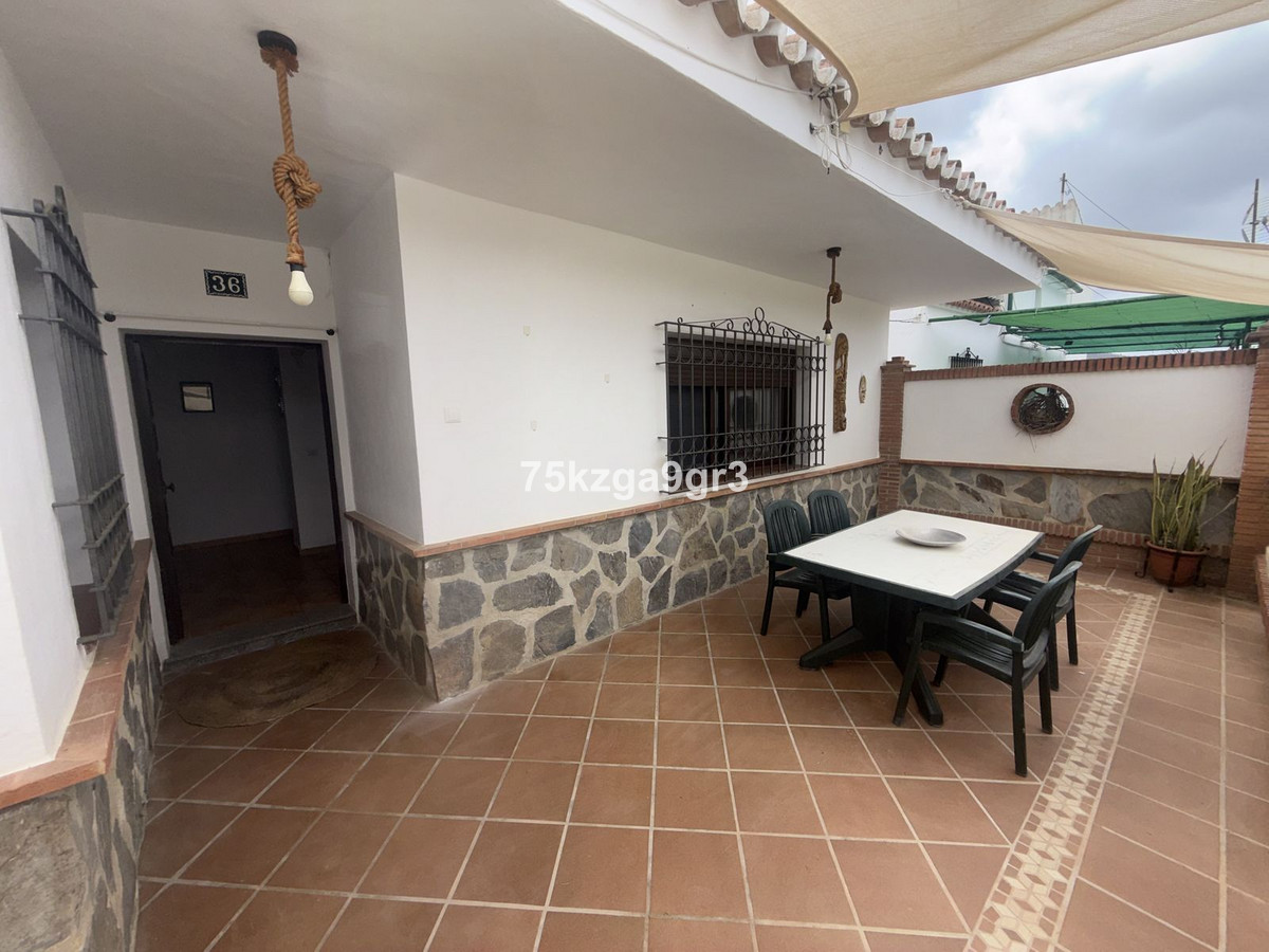 Se vende Villa - Chalet de 4 dormitorios en Costa Del Sol, Málaga, España