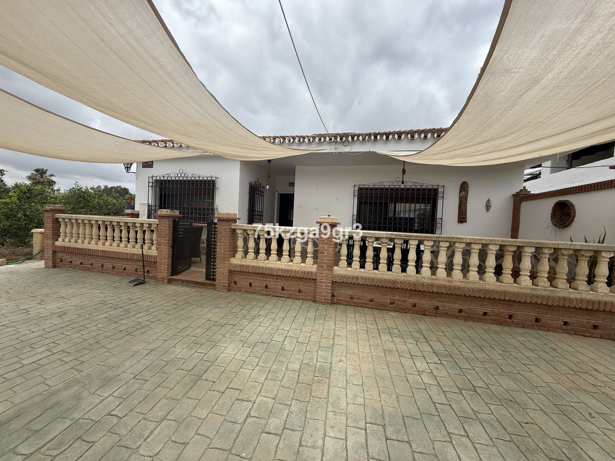 Se vende Villa - Chalet de 4 dormitorios en Costa Del Sol, Málaga, España