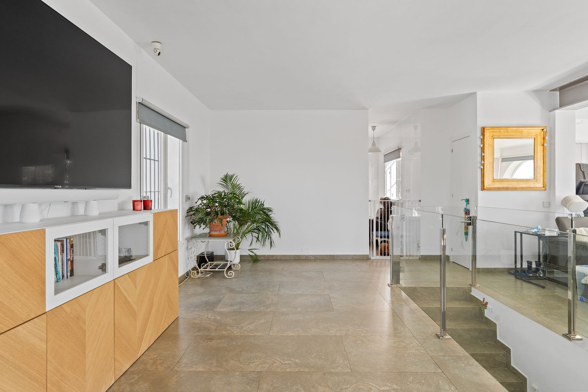 4 Bed Townhouse for sale in Fuengirola Costa Del Sol, Málaga, Spain