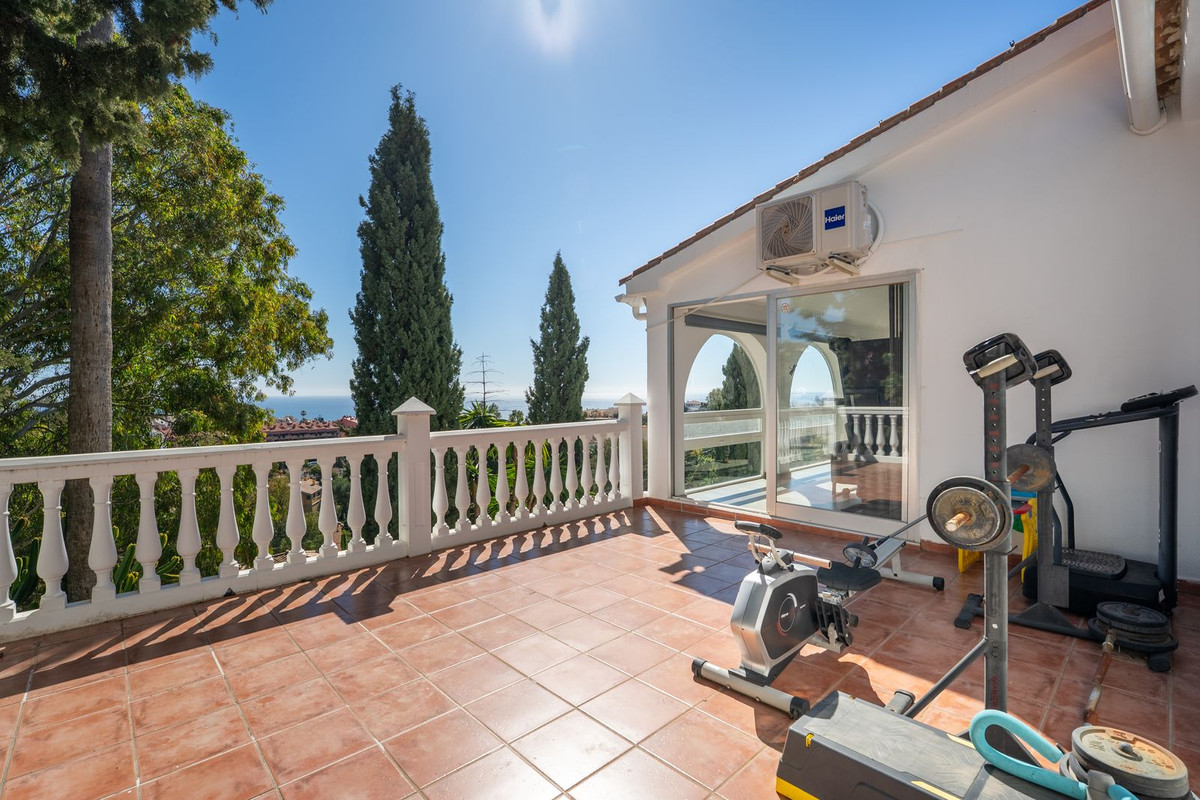 4 Bed Townhouse for sale in Fuengirola Costa Del Sol, Málaga, Spain