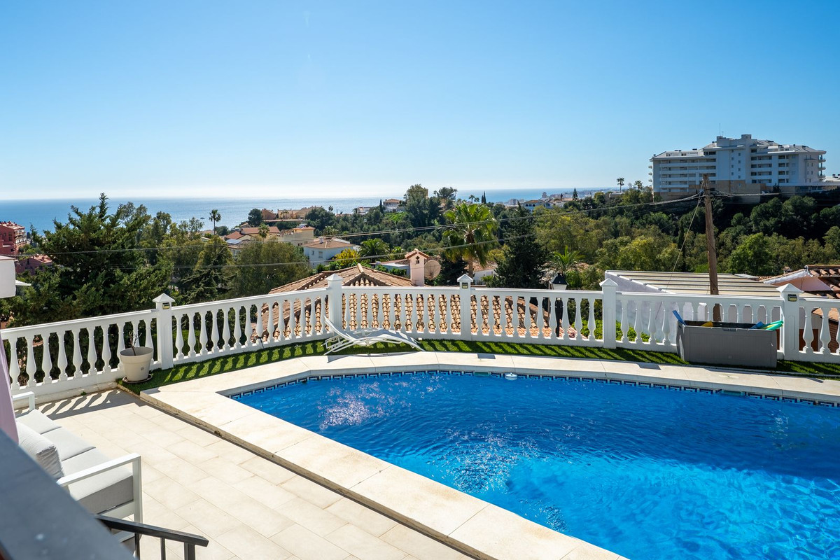 4 Bed Townhouse for sale in Fuengirola Costa Del Sol, Málaga, Spain