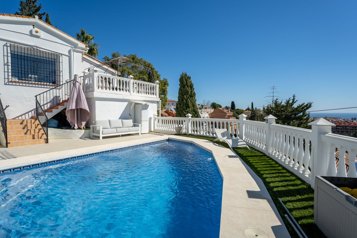 4 Bed Townhouse for sale in Fuengirola Costa Del Sol, Málaga, Spain