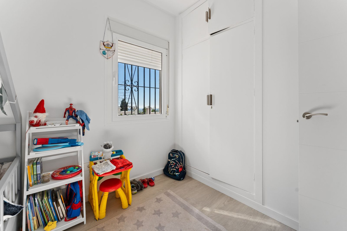 4 Bed Townhouse for sale in Fuengirola Costa Del Sol, Málaga, Spain