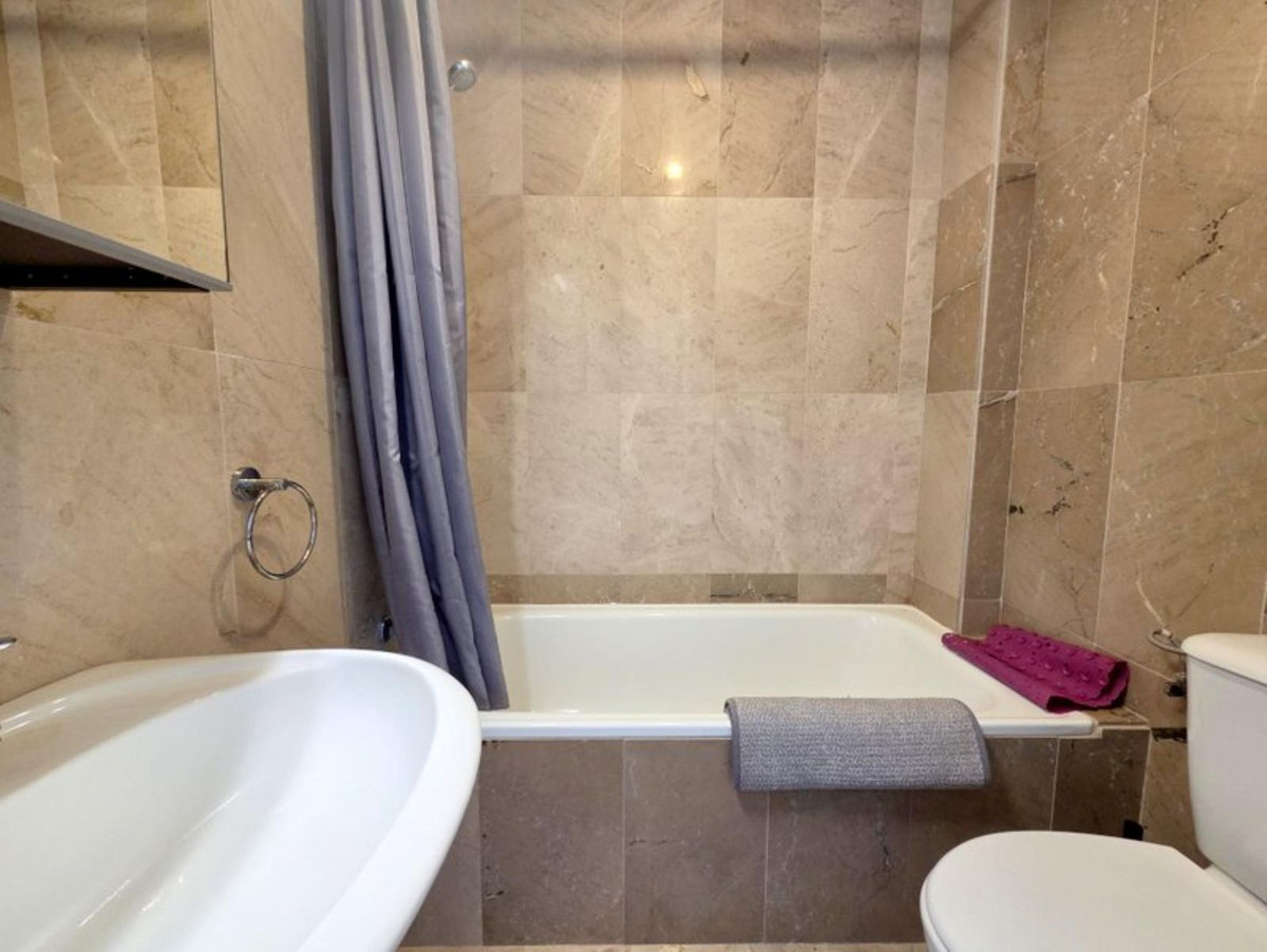 Se vende Apartamento Planta Baja de 2 dormitorios en Costa Del Sol, Málaga, España
