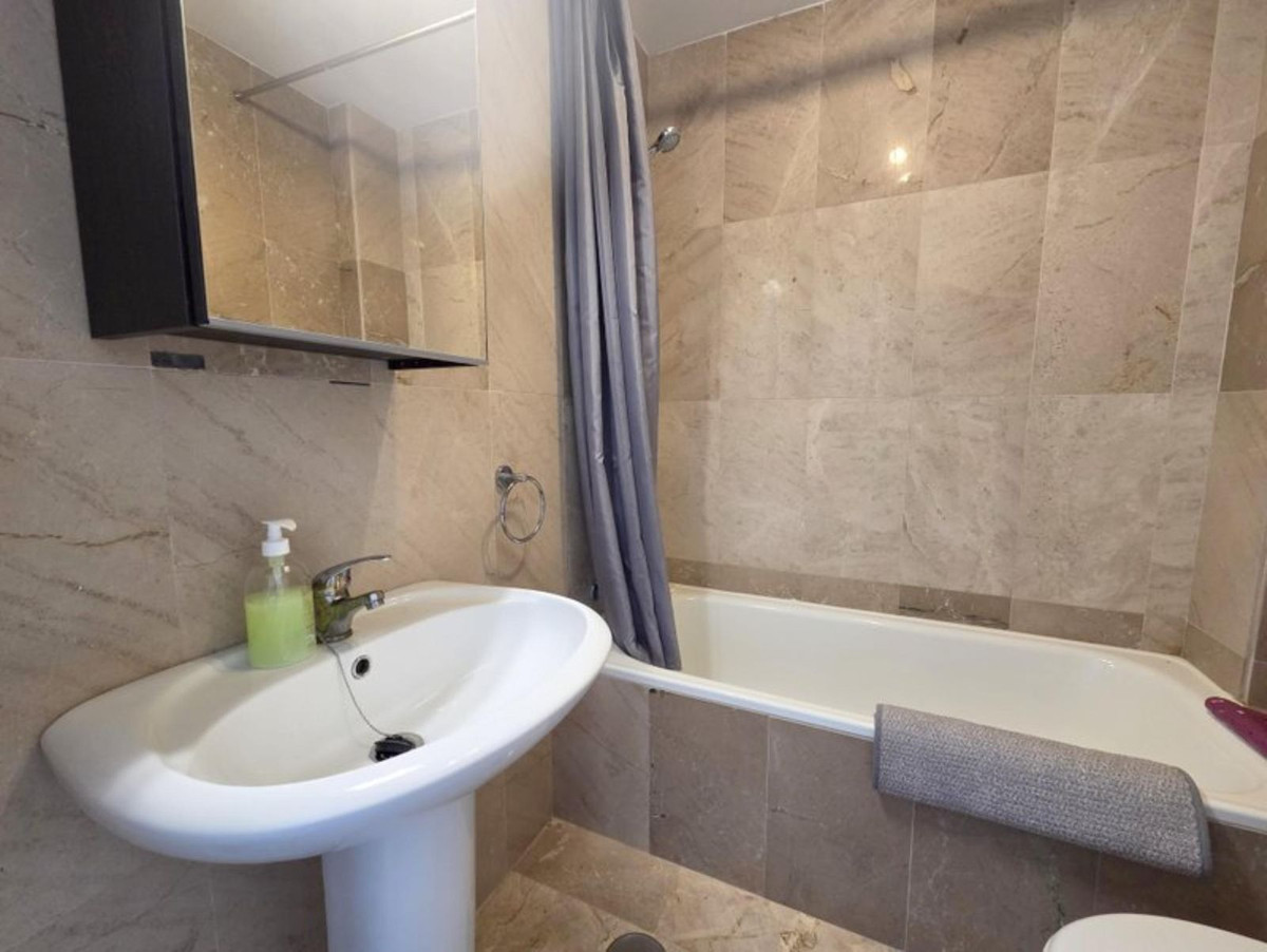 Se vende Apartamento Planta Baja de 2 dormitorios en Costa Del Sol, Málaga, España