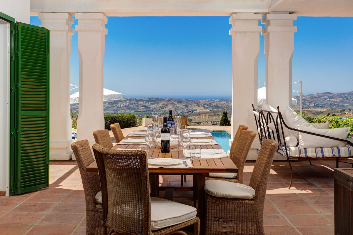 6 Bed Townhouse for sale in Mijas Costa Del Sol, Málaga, Spain