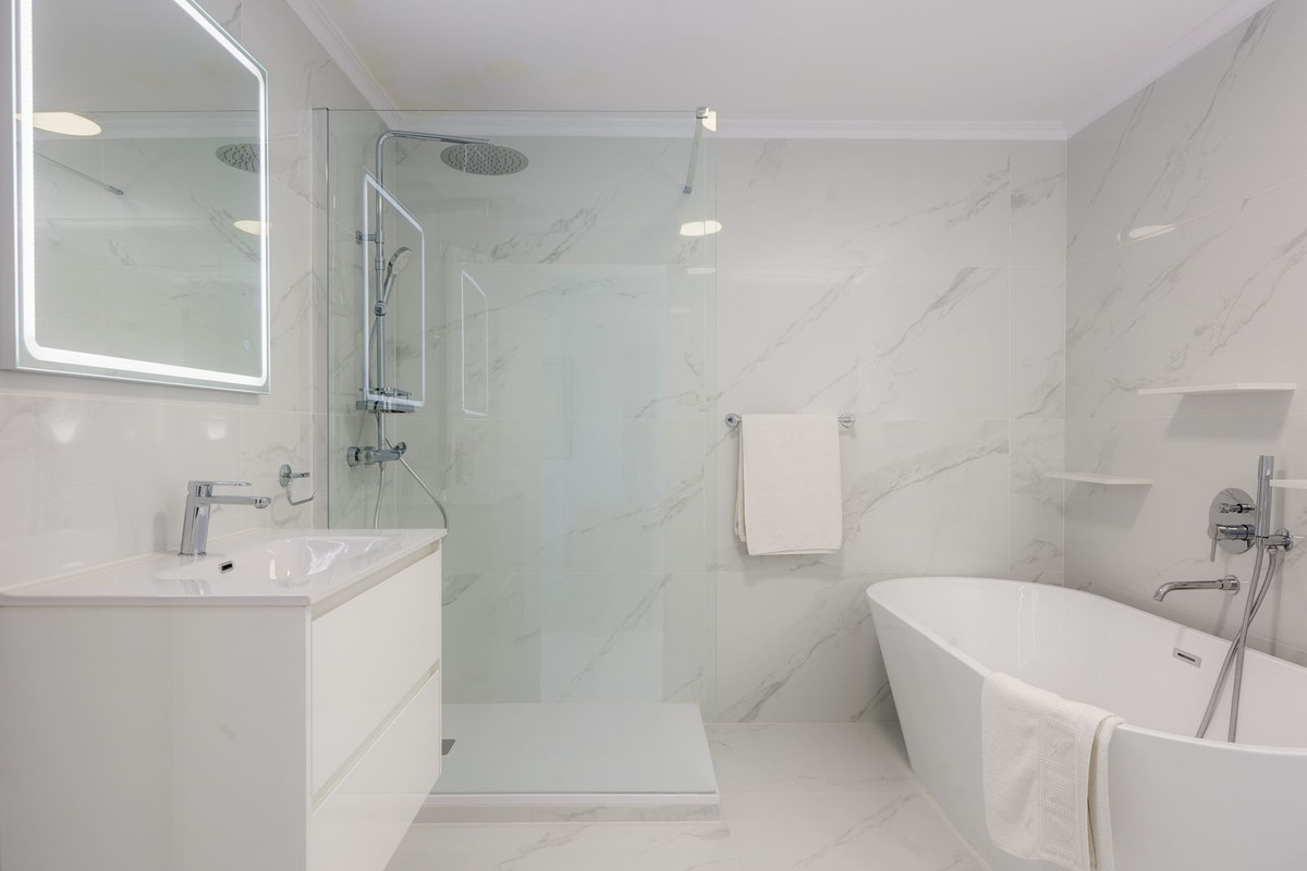 6 Bed Townhouse for sale in Mijas Costa Del Sol, Málaga, Spain
