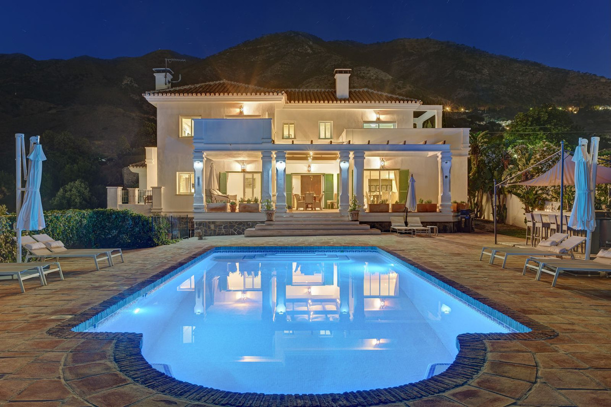 6 Bed Townhouse for sale in Mijas Costa Del Sol, Málaga, Spain