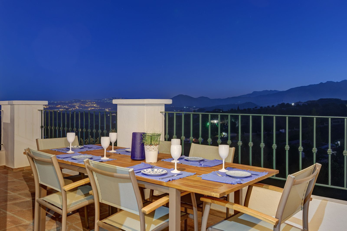 6 Bed Townhouse for sale in Mijas Costa Del Sol, Málaga, Spain