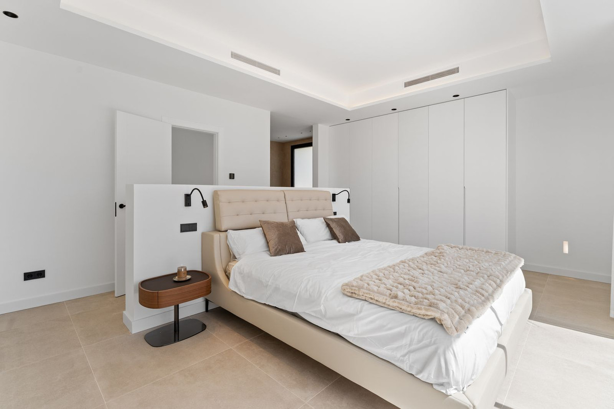 Se vende Villa - Chalet de 4 dormitorios en Costa Del Sol, Málaga, España