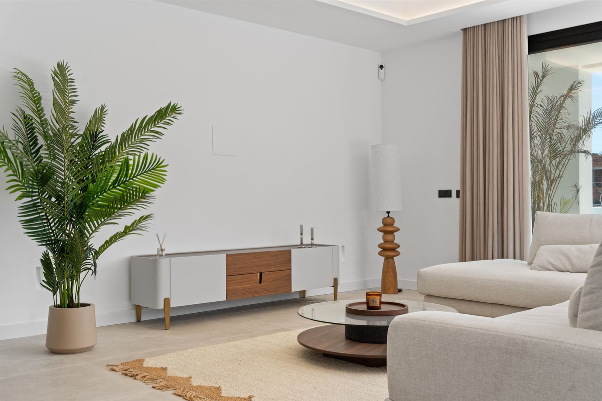 Se vende Villa - Chalet de 4 dormitorios en Costa Del Sol, Málaga, España
