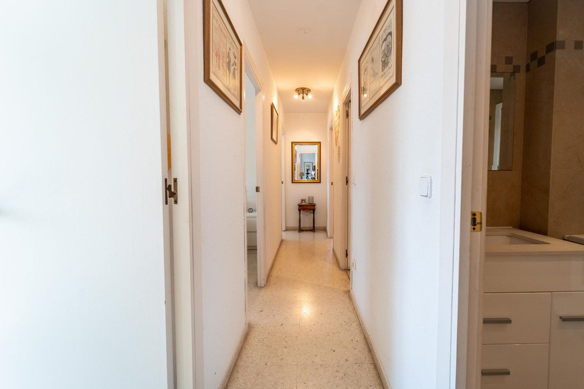 Se vende Apartamento en Planta Última de 4 dormitorios en Costa Del Sol, Málaga, España