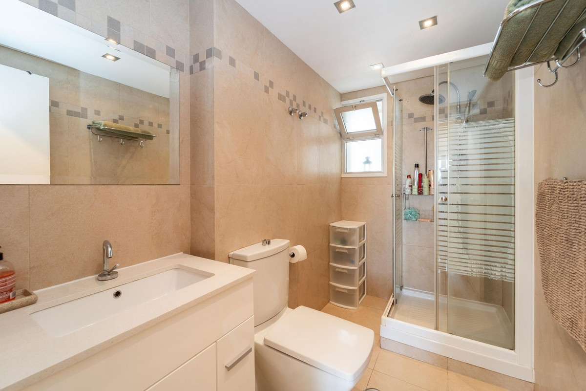 Se vende Apartamento en Planta Última de 4 dormitorios en Costa Del Sol, Málaga, España