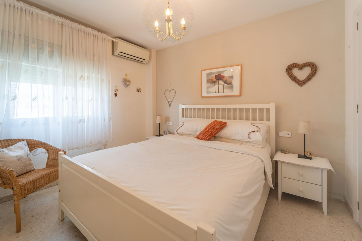 Se vende Apartamento en Planta Última de 4 dormitorios en Costa Del Sol, Málaga, España