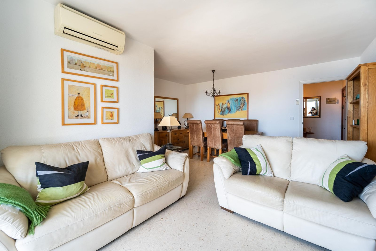 Se vende Apartamento en Planta Última de 4 dormitorios en Costa Del Sol, Málaga, España
