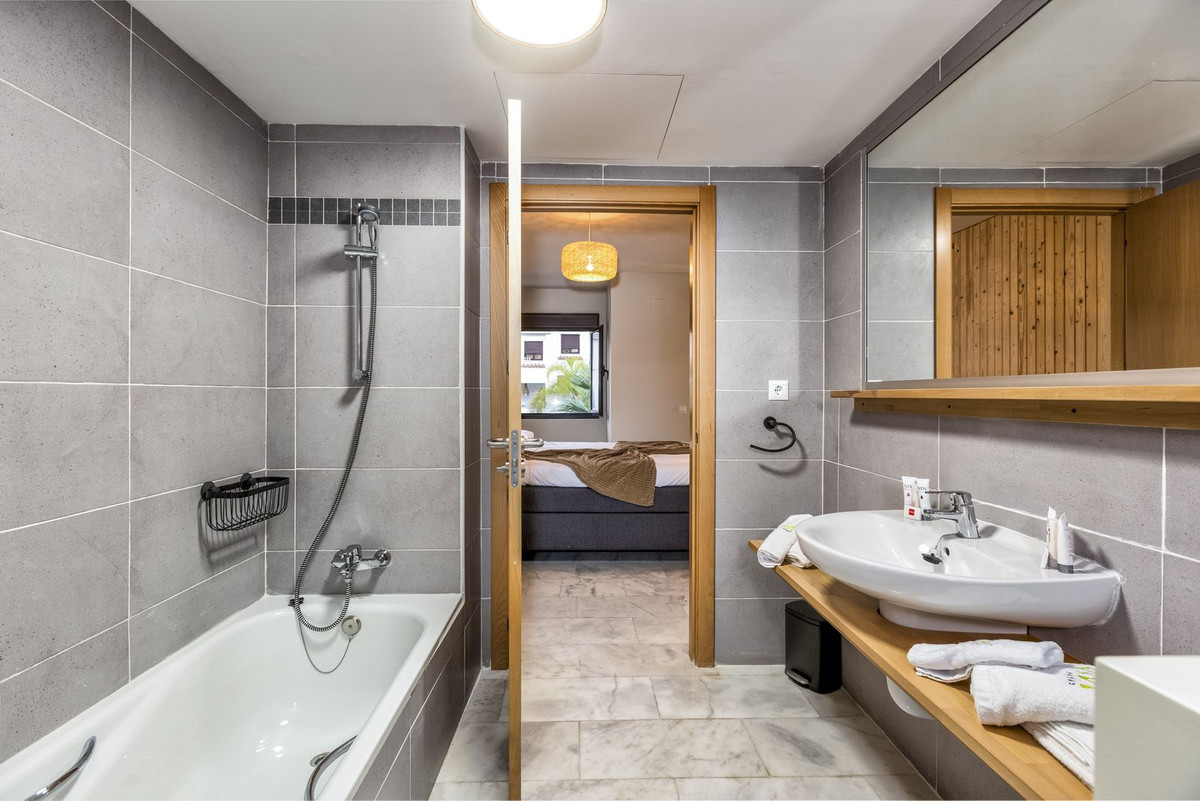 Se vende Adosada de 4 dormitorios en Costa Del Sol, Málaga, España