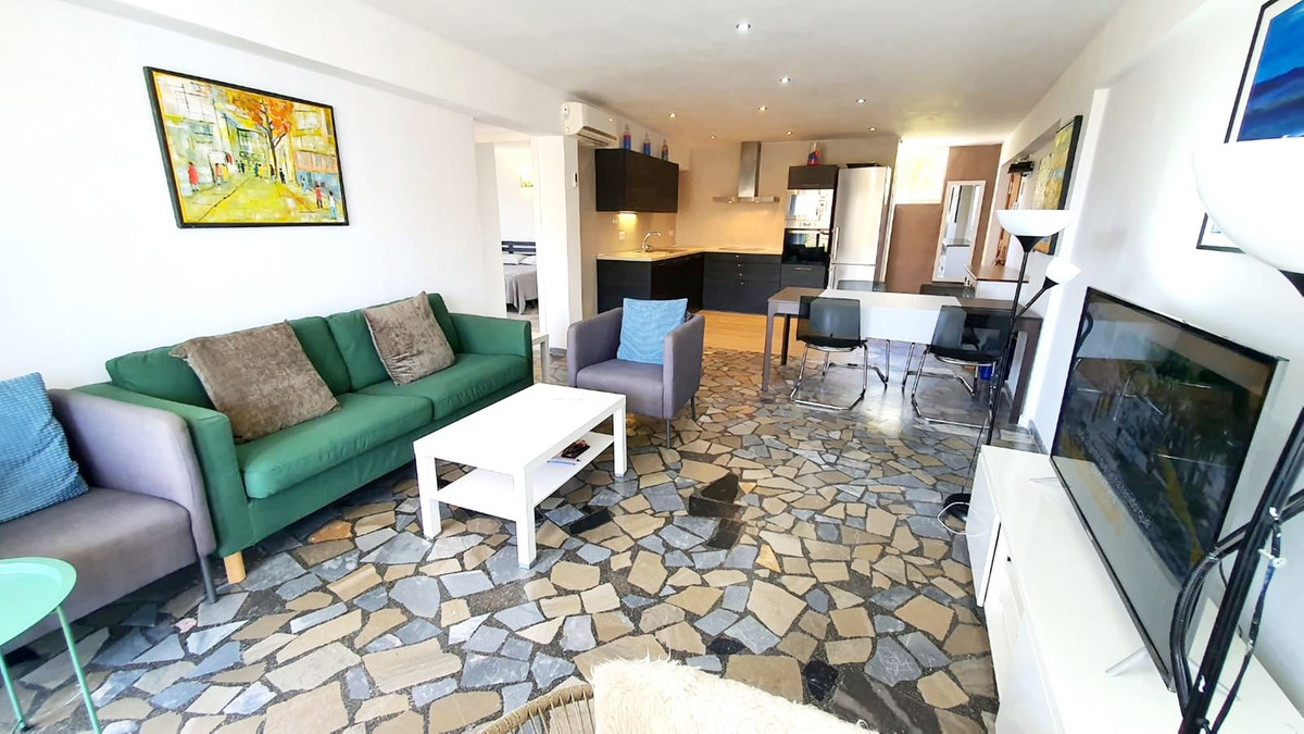 Se vende Apartamento Planta Media de 2 dormitorios en Costa Del Sol, Málaga, España
