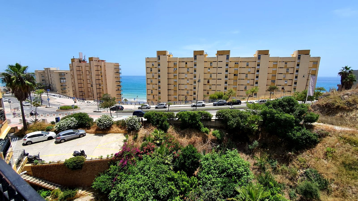 Se vende Apartamento Planta Media de 2 dormitorios en Costa Del Sol, Málaga, España