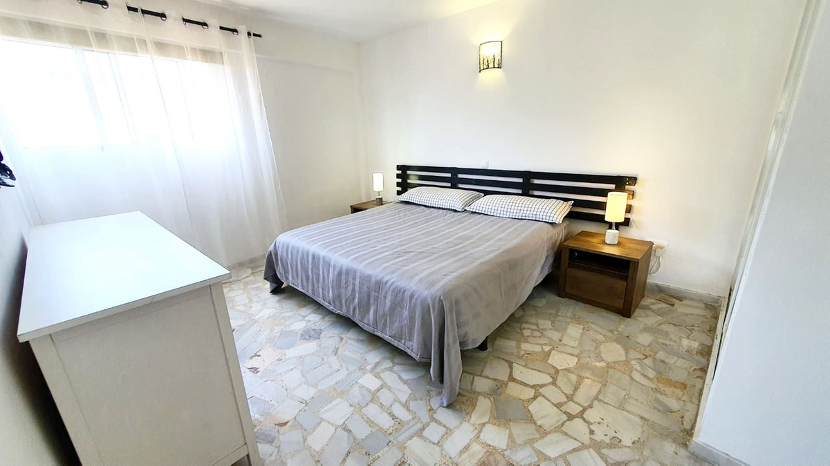 Se vende Apartamento Planta Media de 2 dormitorios en Costa Del Sol, Málaga, España