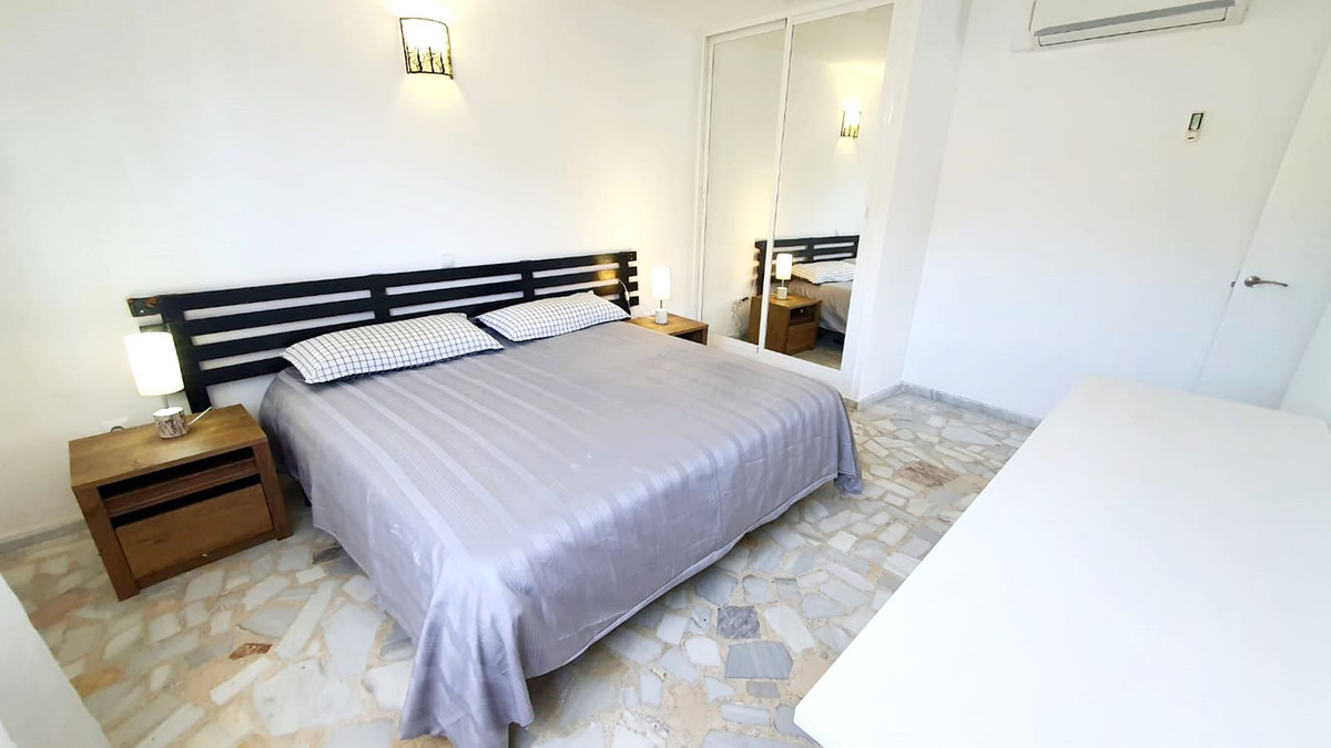 Se vende Apartamento Planta Media de 2 dormitorios en Costa Del Sol, Málaga, España