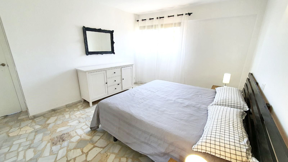 Se vende Apartamento Planta Media de 2 dormitorios en Costa Del Sol, Málaga, España