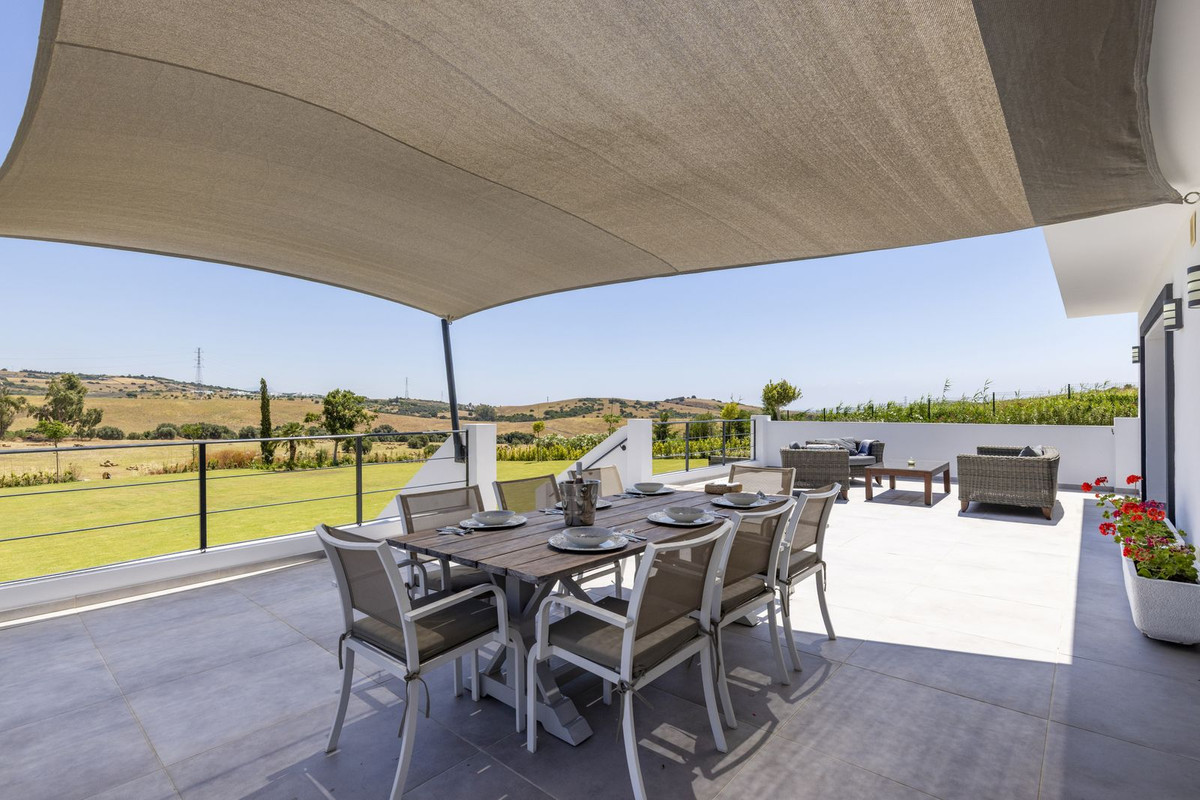 4 Bed Townhouse for sale in Casares Costa Del Sol, Málaga, Spain