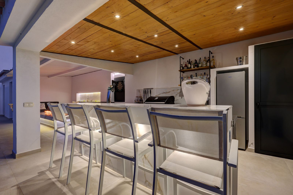4 Bed Townhouse for sale in Casares Costa Del Sol, Málaga, Spain