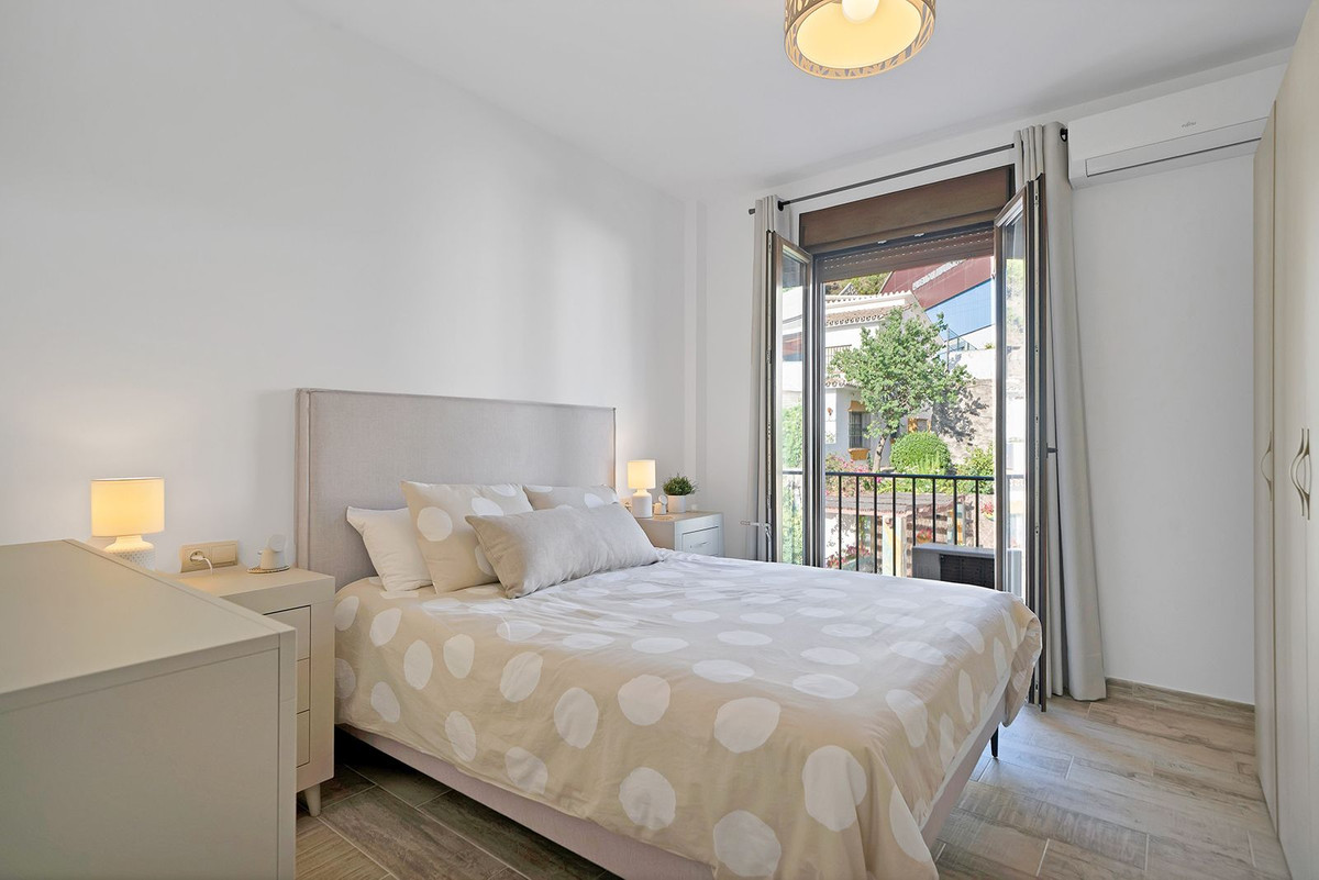 2 Bed Apartment for sale in Benahavís Costa Del Sol, Málaga, Spain