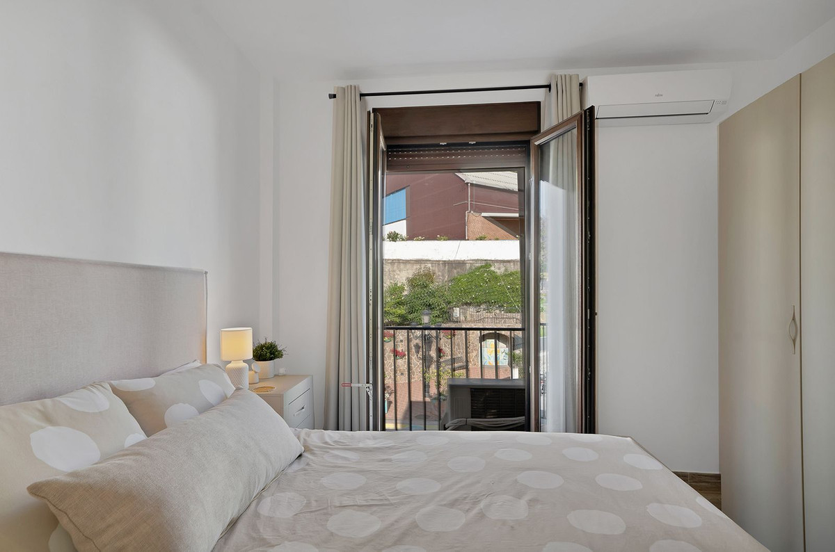 2 Bed Apartment for sale in Benahavís Costa Del Sol, Málaga, Spain