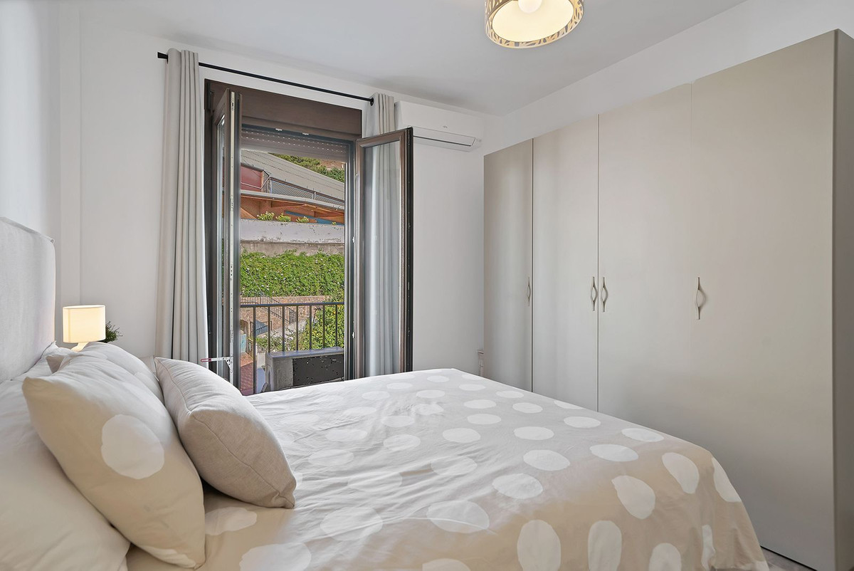 2 Bed Apartment for sale in Benahavís Costa Del Sol, Málaga, Spain