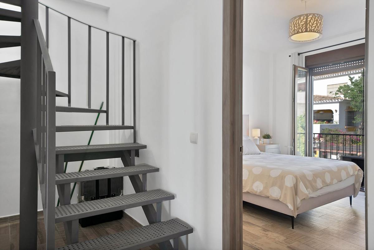 2 Bed Apartment for sale in Benahavís Costa Del Sol, Málaga, Spain
