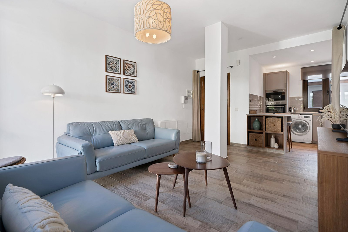 2 Bed Apartment for sale in Benahavís Costa Del Sol, Málaga, Spain