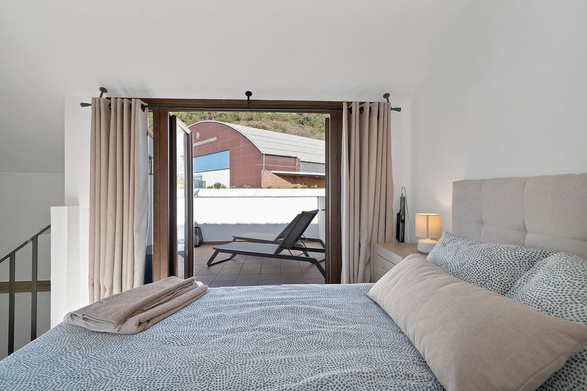 2 Bed Apartment for sale in Benahavís Costa Del Sol, Málaga, Spain